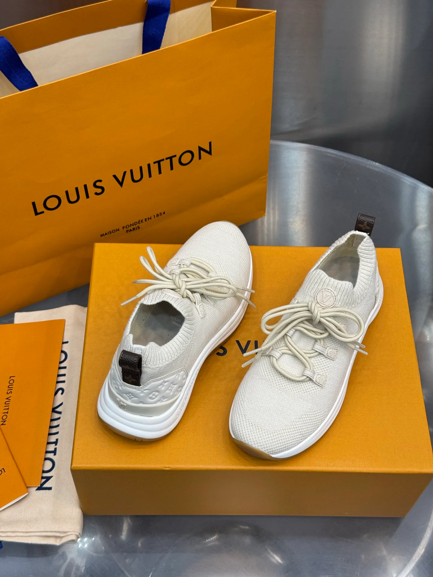 Women's Sneakers LOUIS VUITTON 18202472