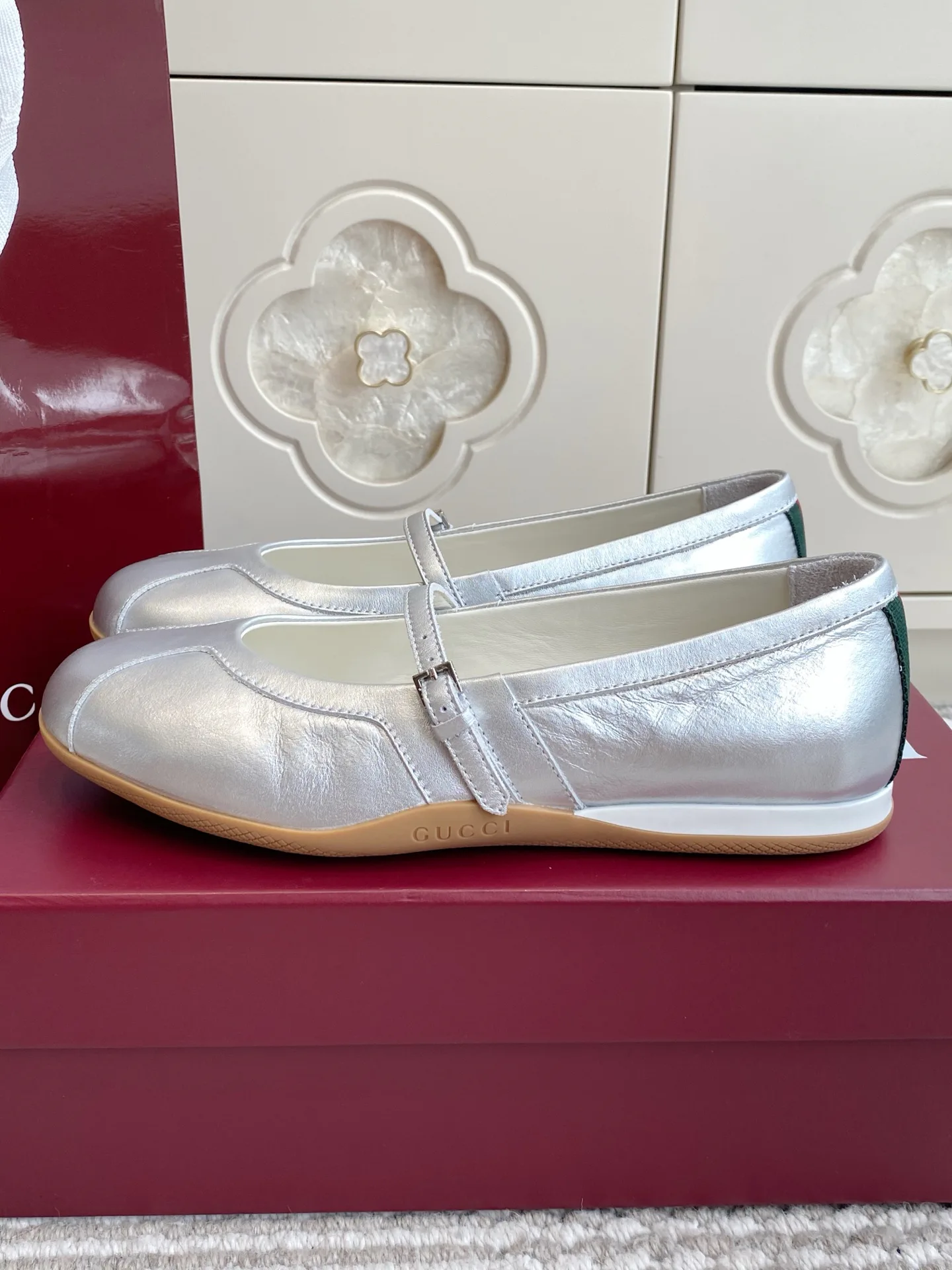 Women's Ballet Flats GUCCI 17525733