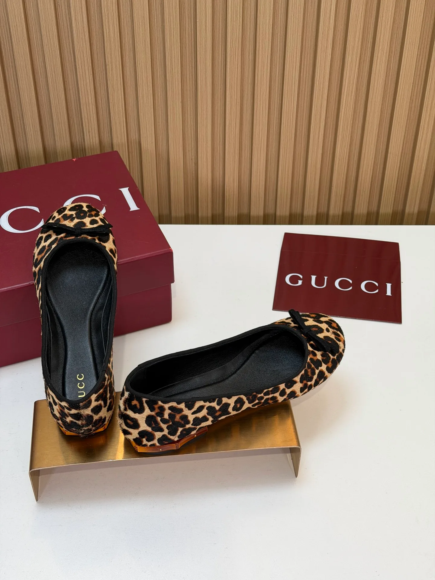 Women's Ballet Flats GUCCI 18083632