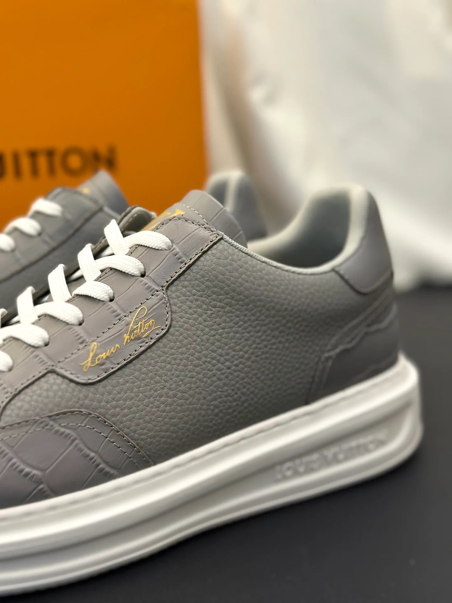 Кроссовки Мужские Louis Vuitton 18586724