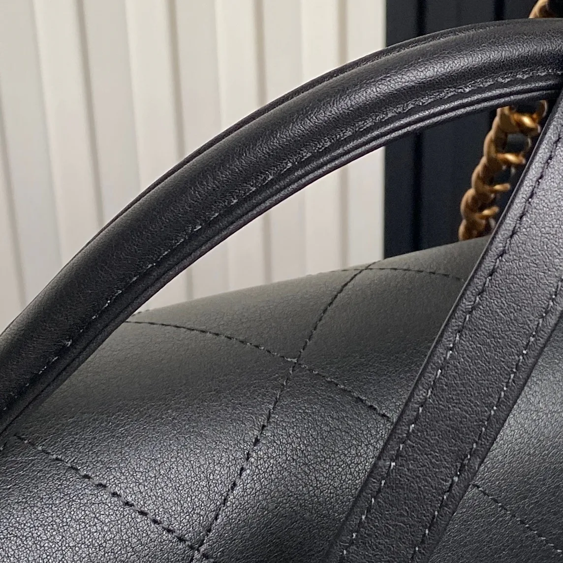 Women's Classic Handbags CHANEL 18000304