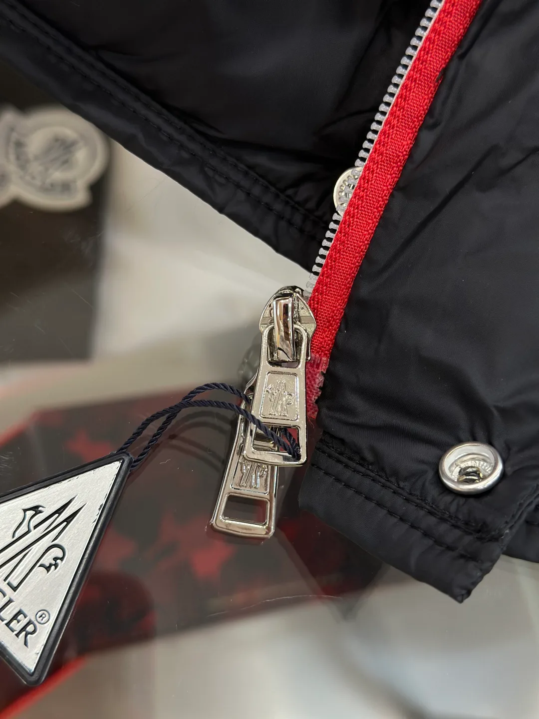 Куртки И Пуховики Мужские Moncler 18558950