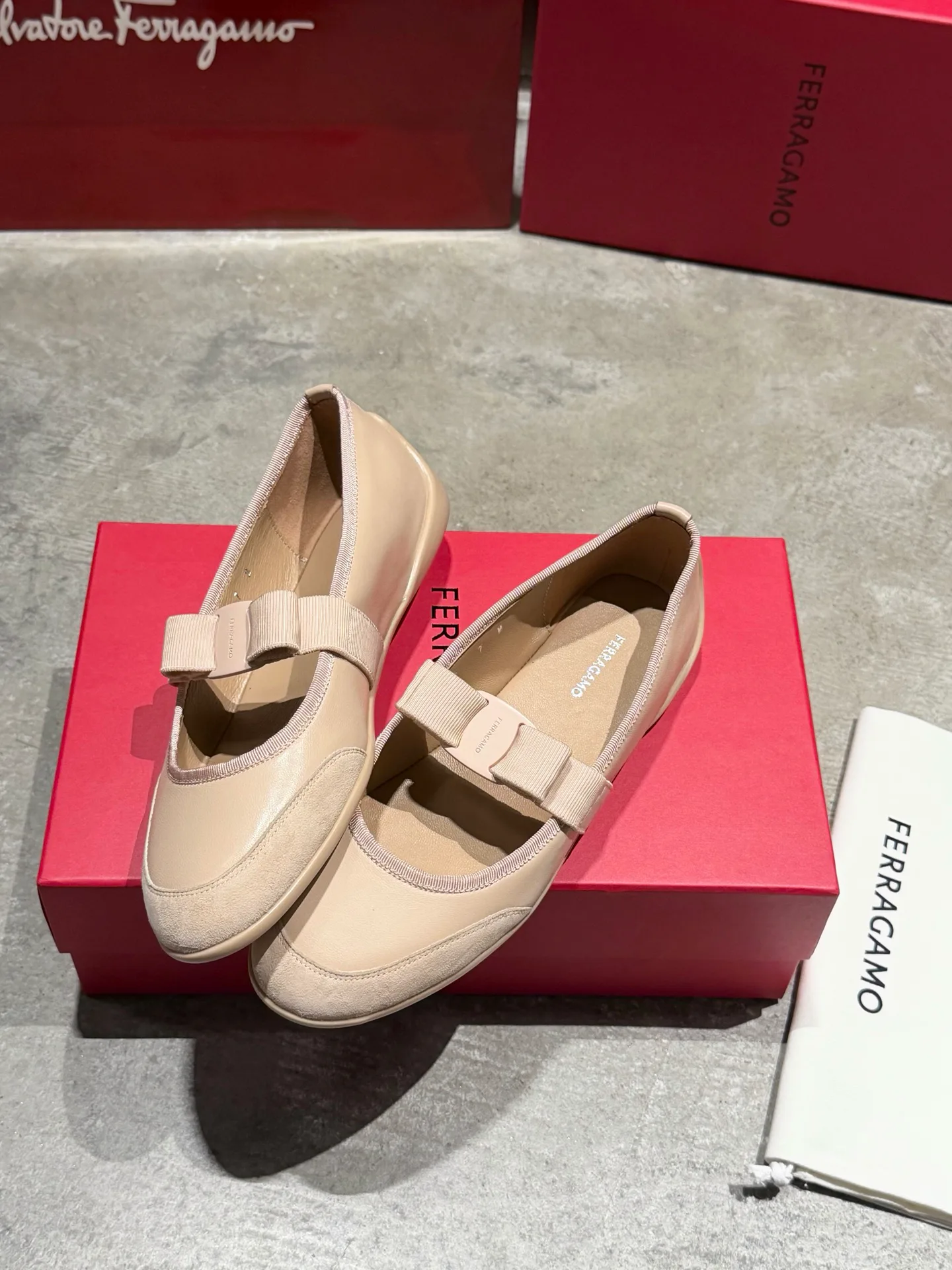 Women's Ballet Flats SALVATORE FERRAGAMO 18357228