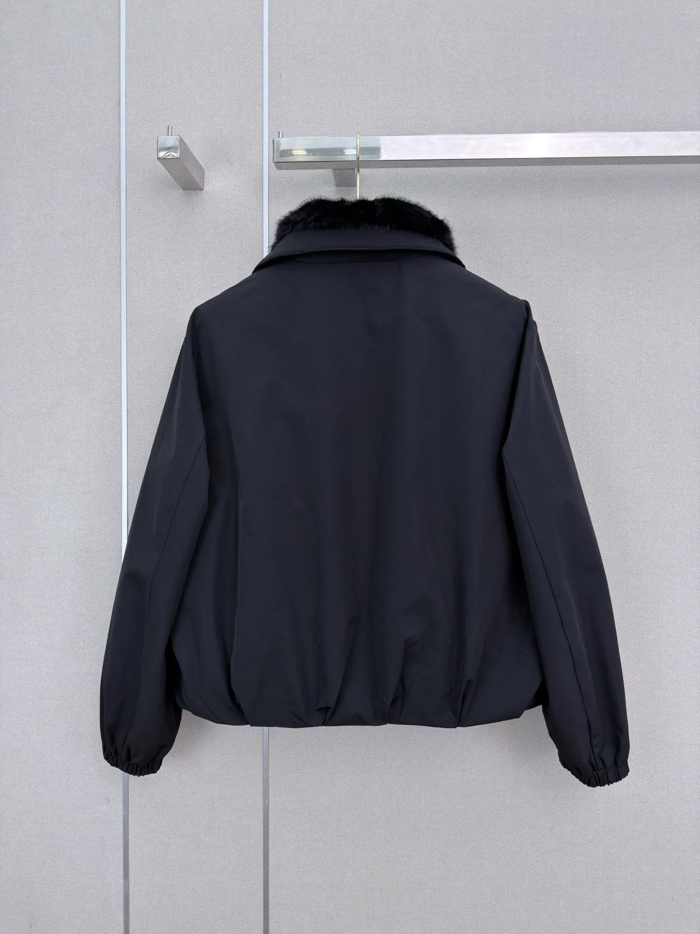 Women's Jackets And Down Jackets MONCLER 17919448