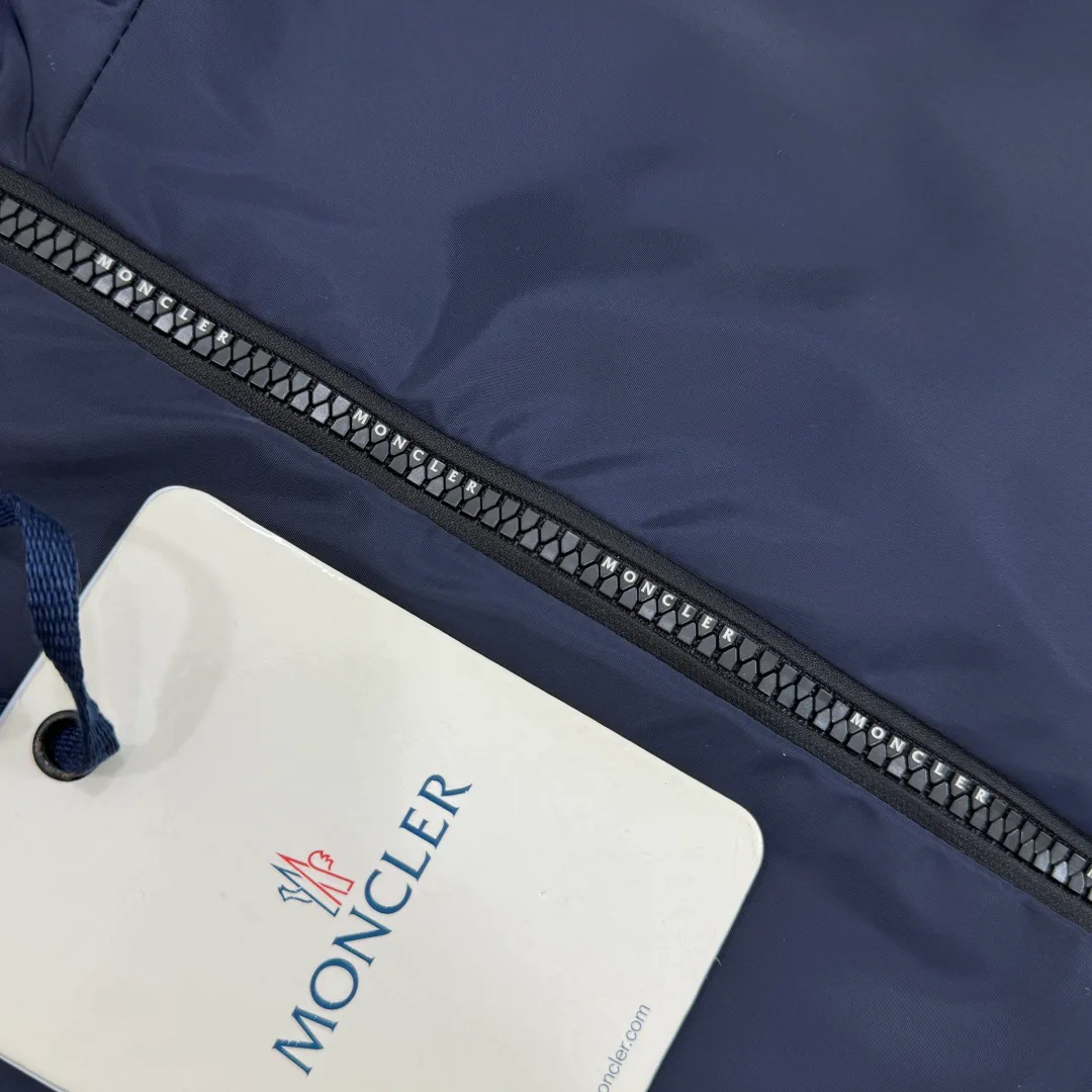 Women's Jackets And Down Jackets MONCLER 18002121