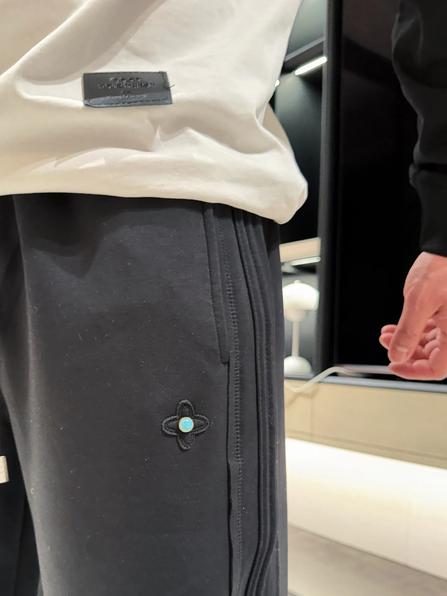 Men's Trousers LOUIS VUITTON 18499729