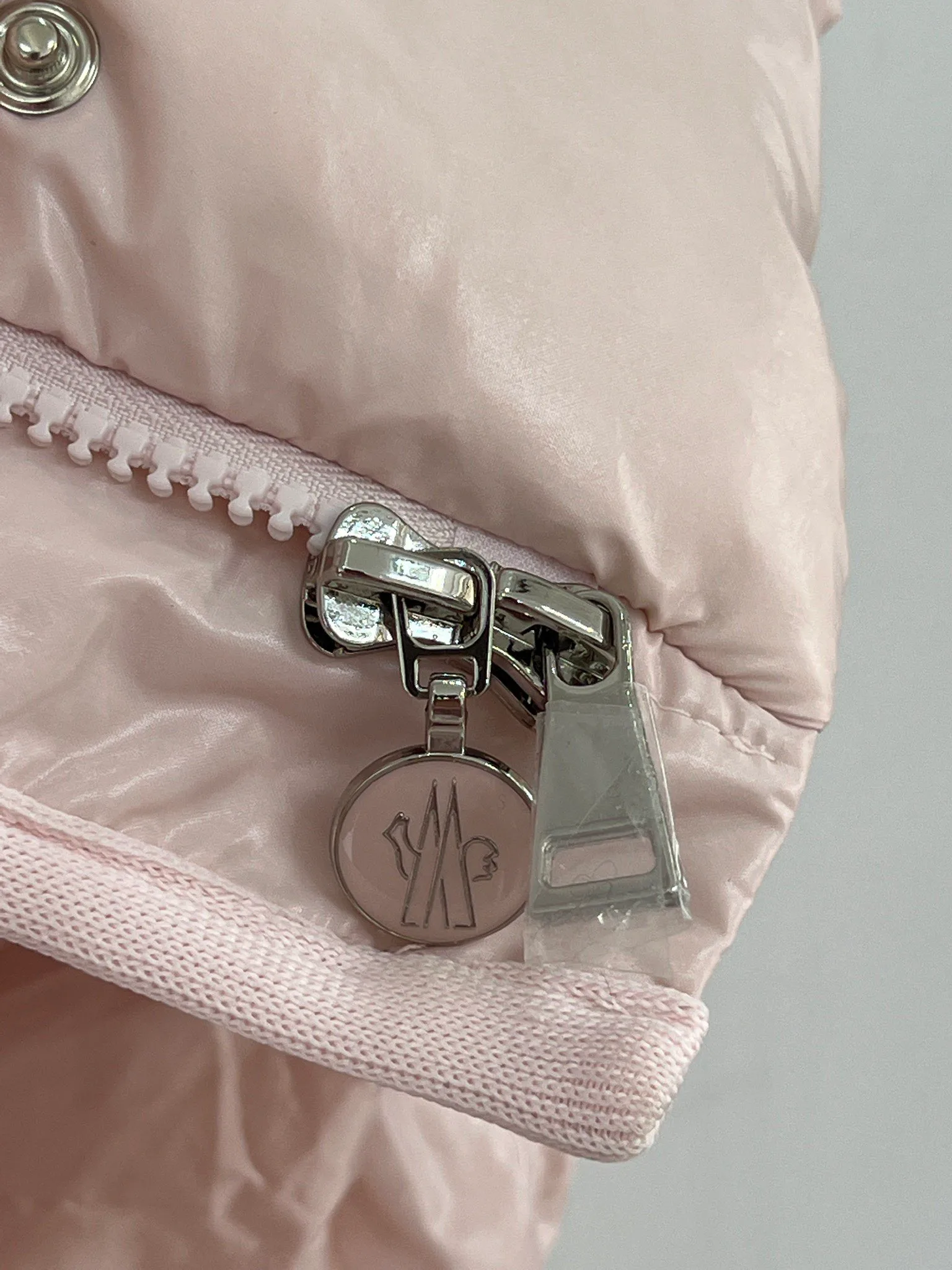 Women's Jackets And Down Jackets MONCLER 18416200