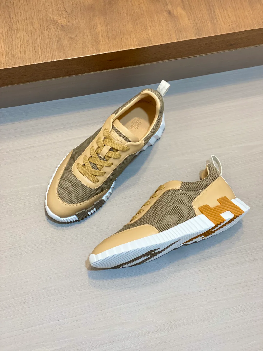 Men's Sneakers HERMES 18039712