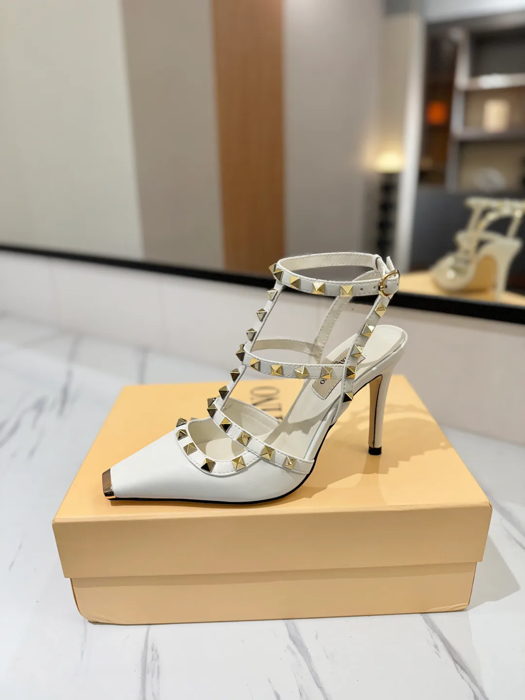 Women's Open-Toe Sandals VALENTINO 17366646