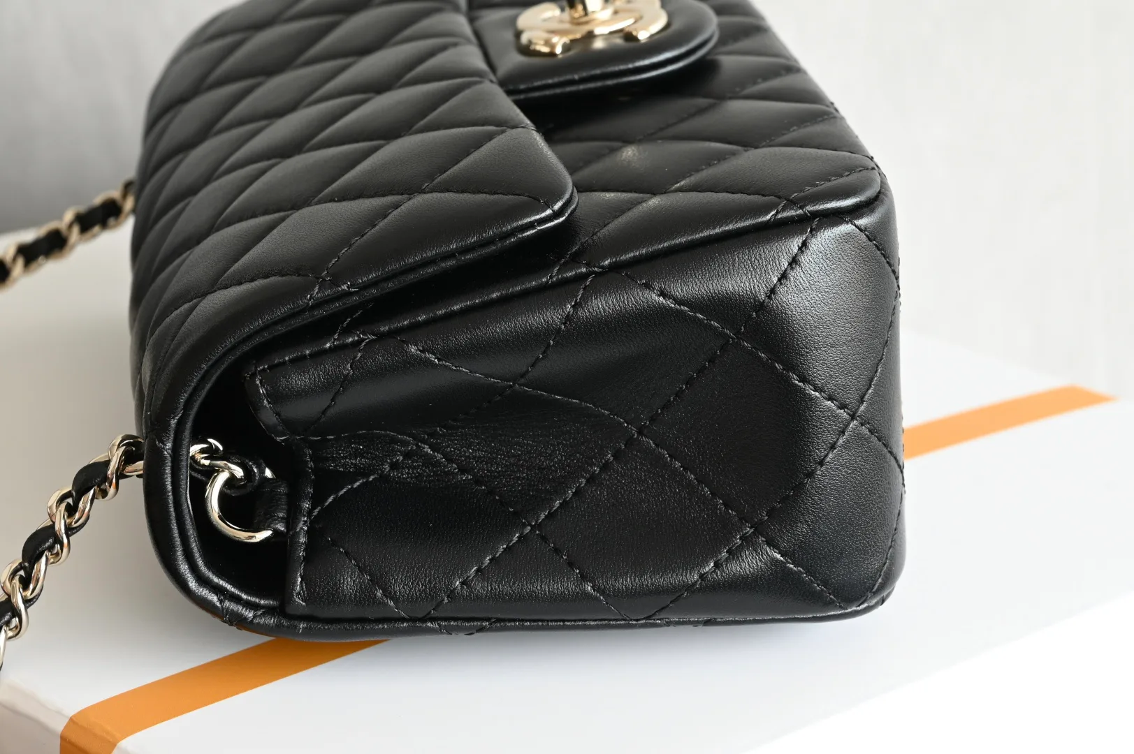 Women's Classic Handbags CHANEL 18476999