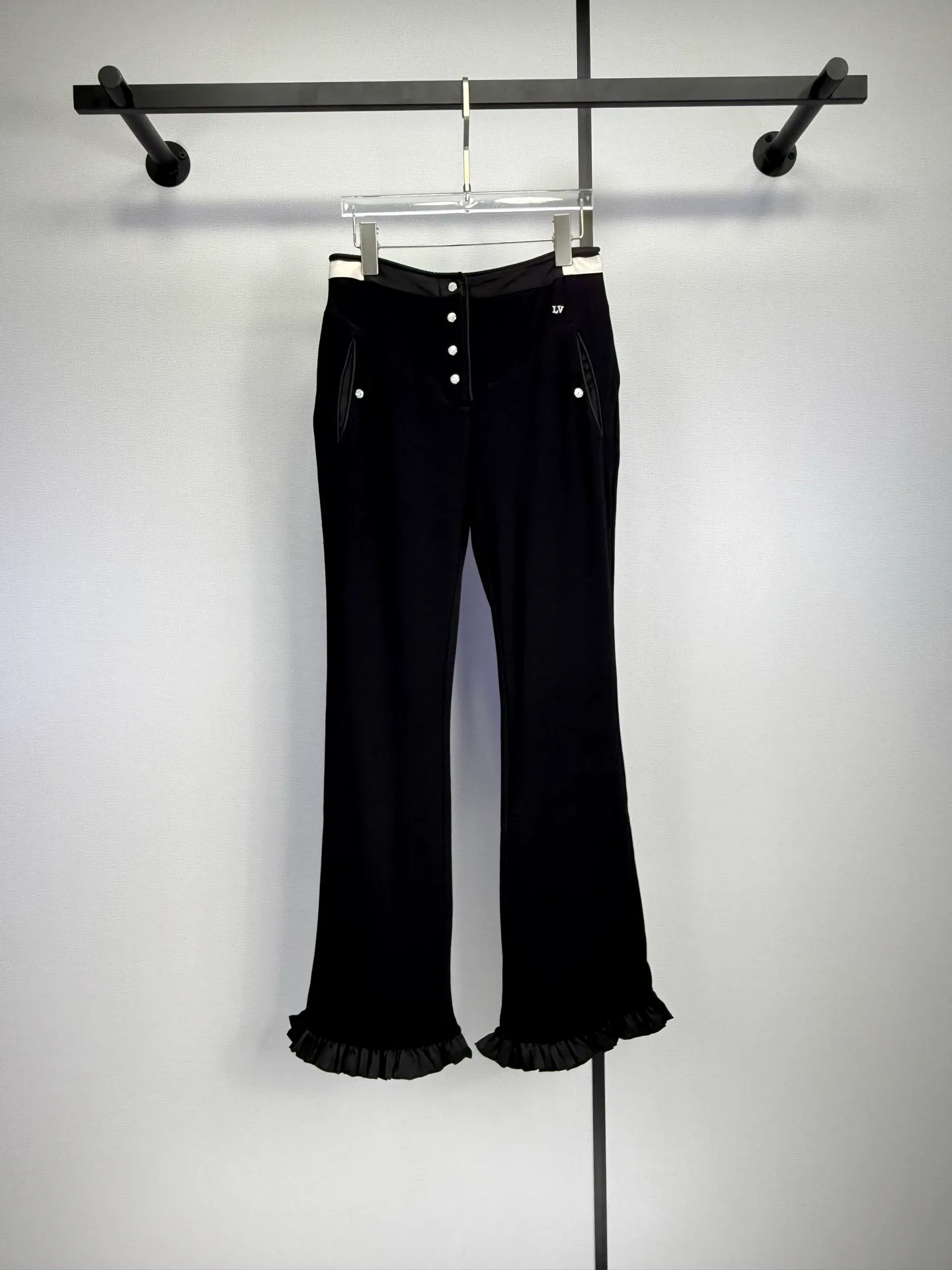 Women's Trousers LOUIS VUITTON 18022319