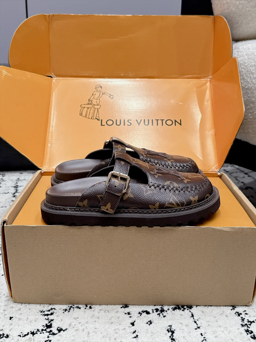Women's Mules And Clogs LOUIS VUITTON 17823676
