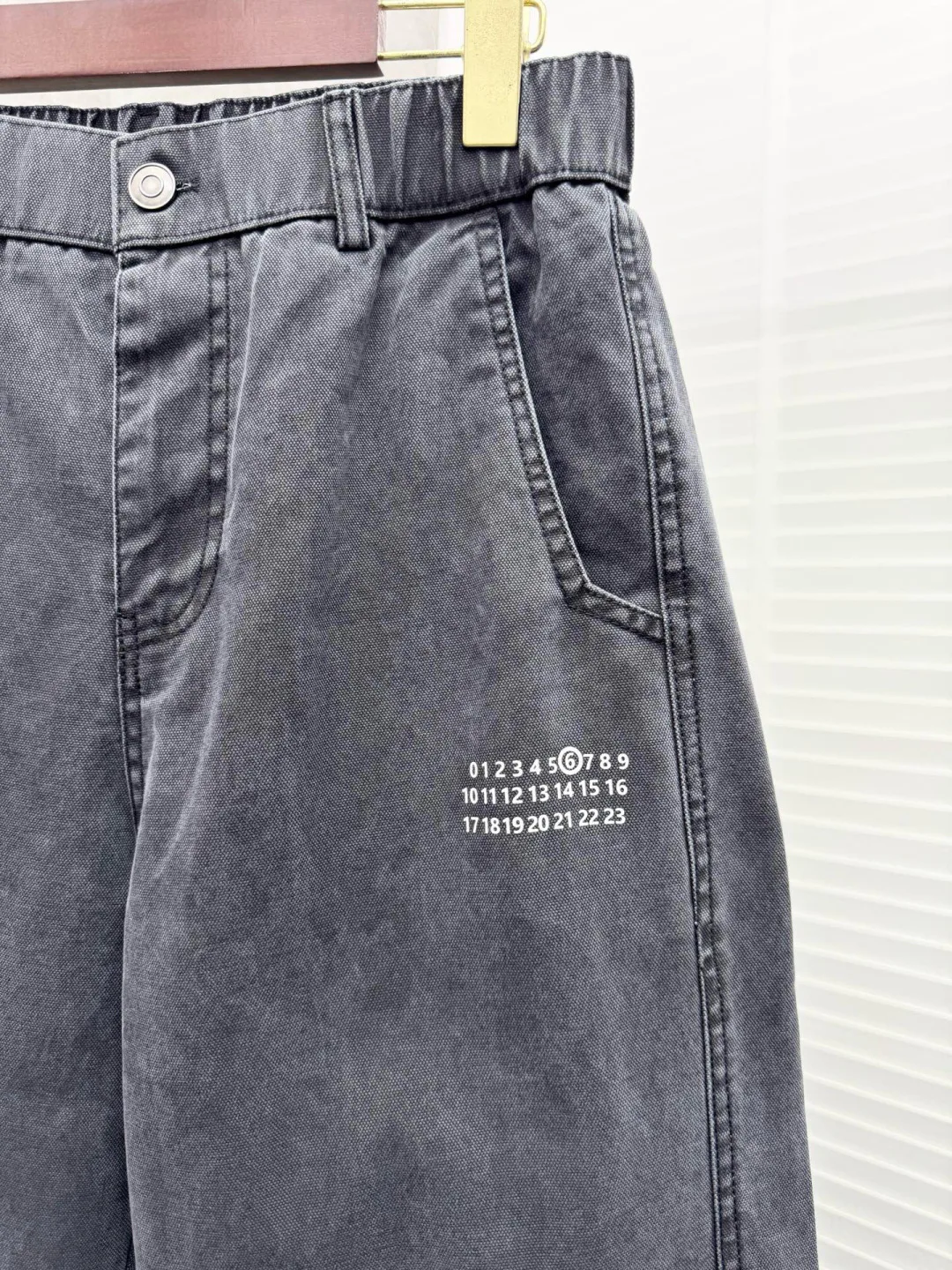 Men's Trousers MAISON MARGIELA 17942111