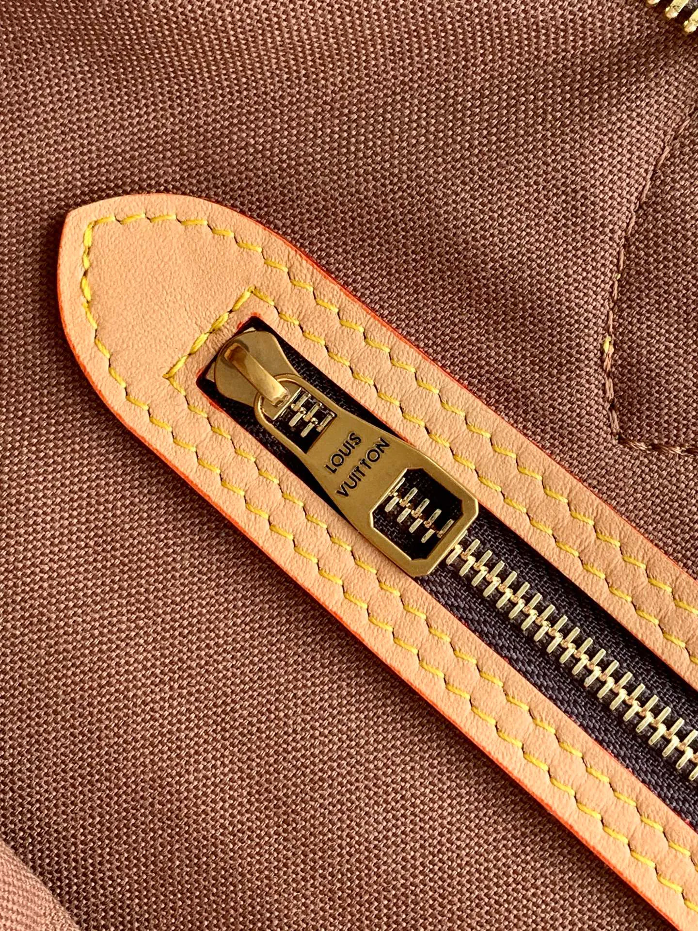 Women's Classic Handbags LOUIS VUITTON 17904124
