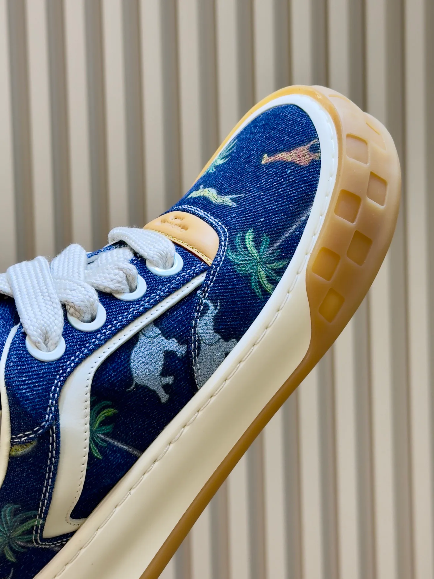 Women's Sneakers LOUIS VUITTON 18073517