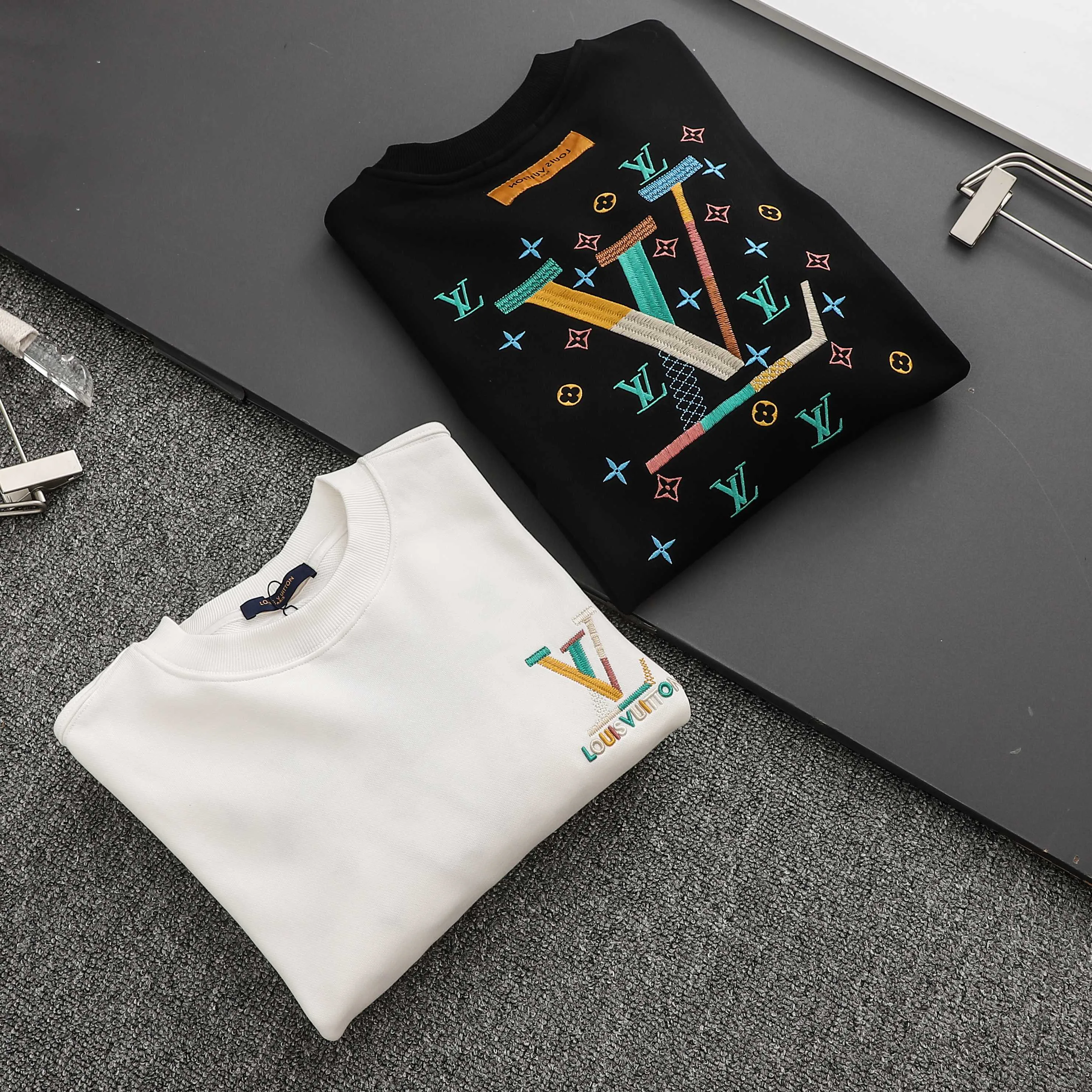 Men's Sweatshirts And Hoodies LOUIS VUITTON 18069546