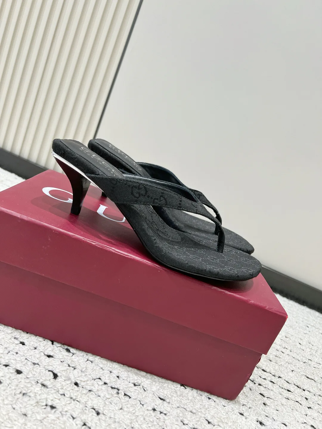 Women's Flip-Flops GUCCI 17637839