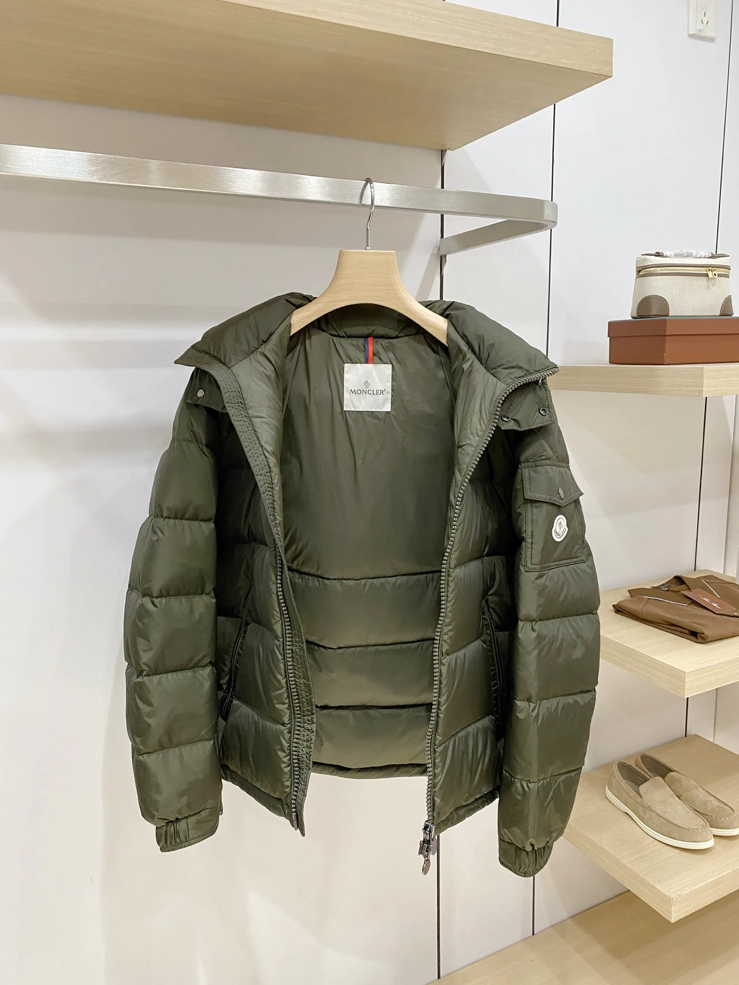 Men's Jackets And Down Jackets MONCLER 18469479