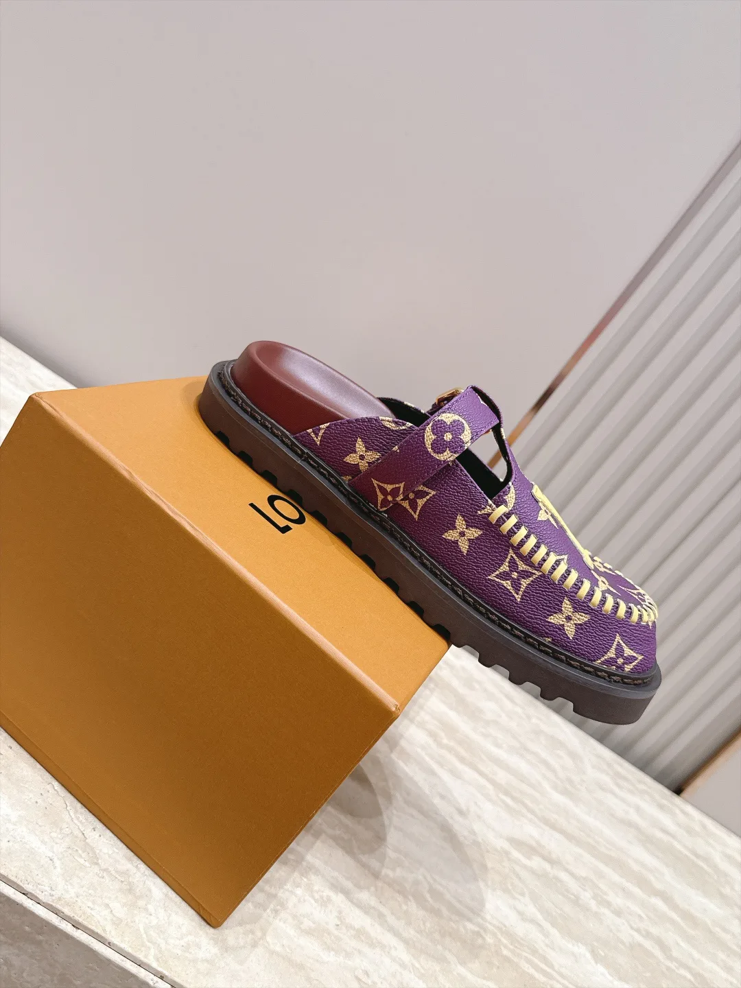 Women's Mules And Clogs LOUIS VUITTON 18187133