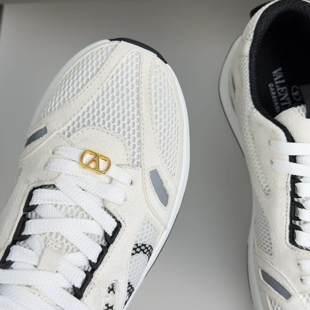 Men's Sneakers VALENTINO 17603078