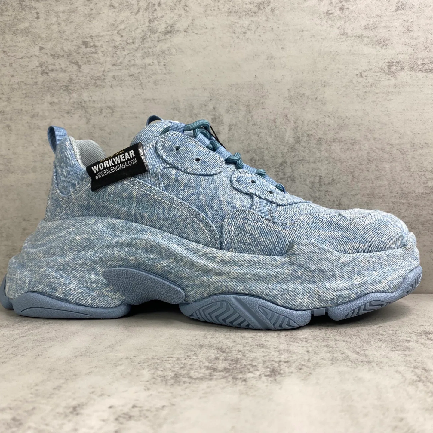 Кроссовки Женские Balenciaga 18686620