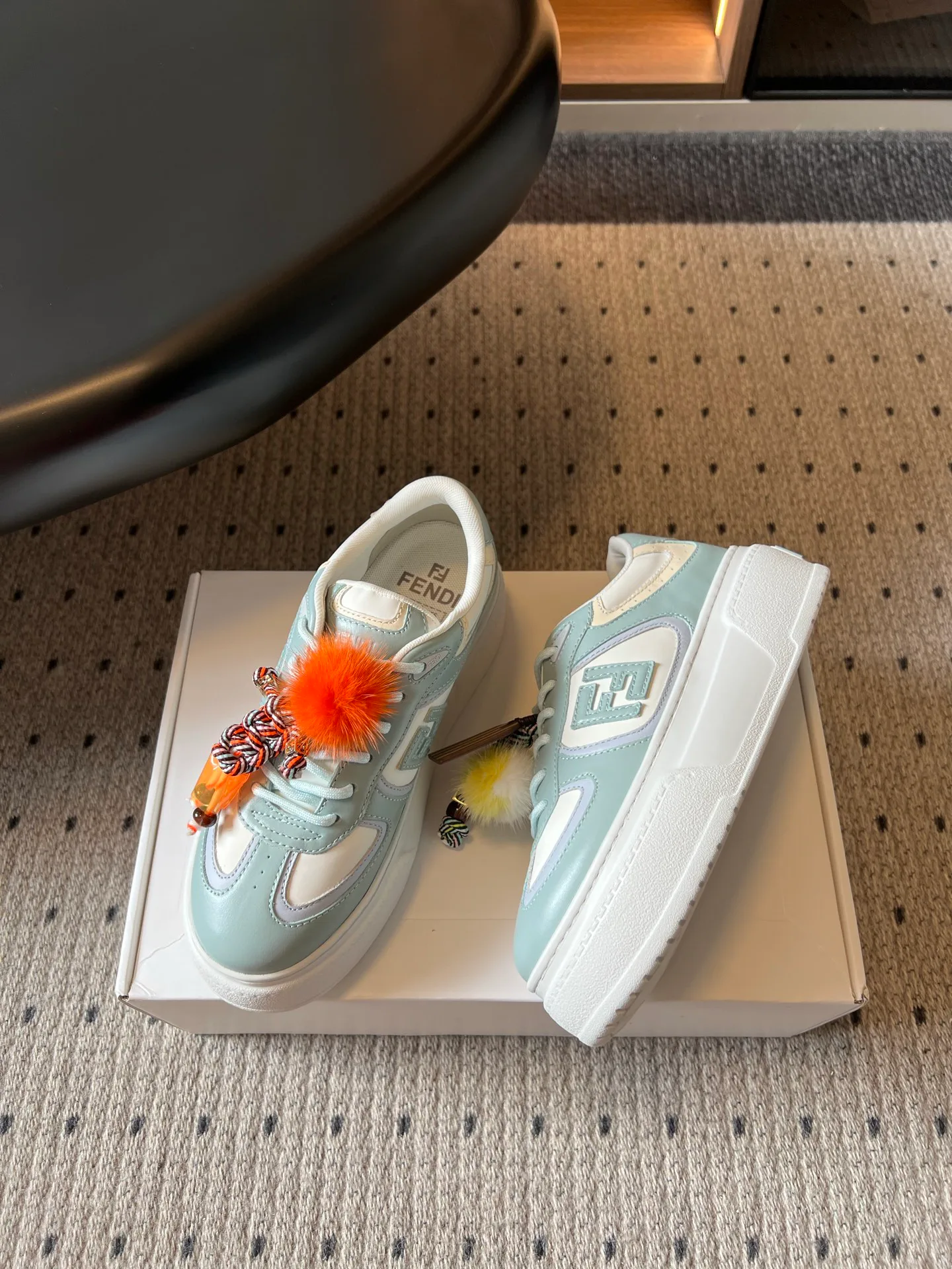 Women's Sneakers FENDI 17504790