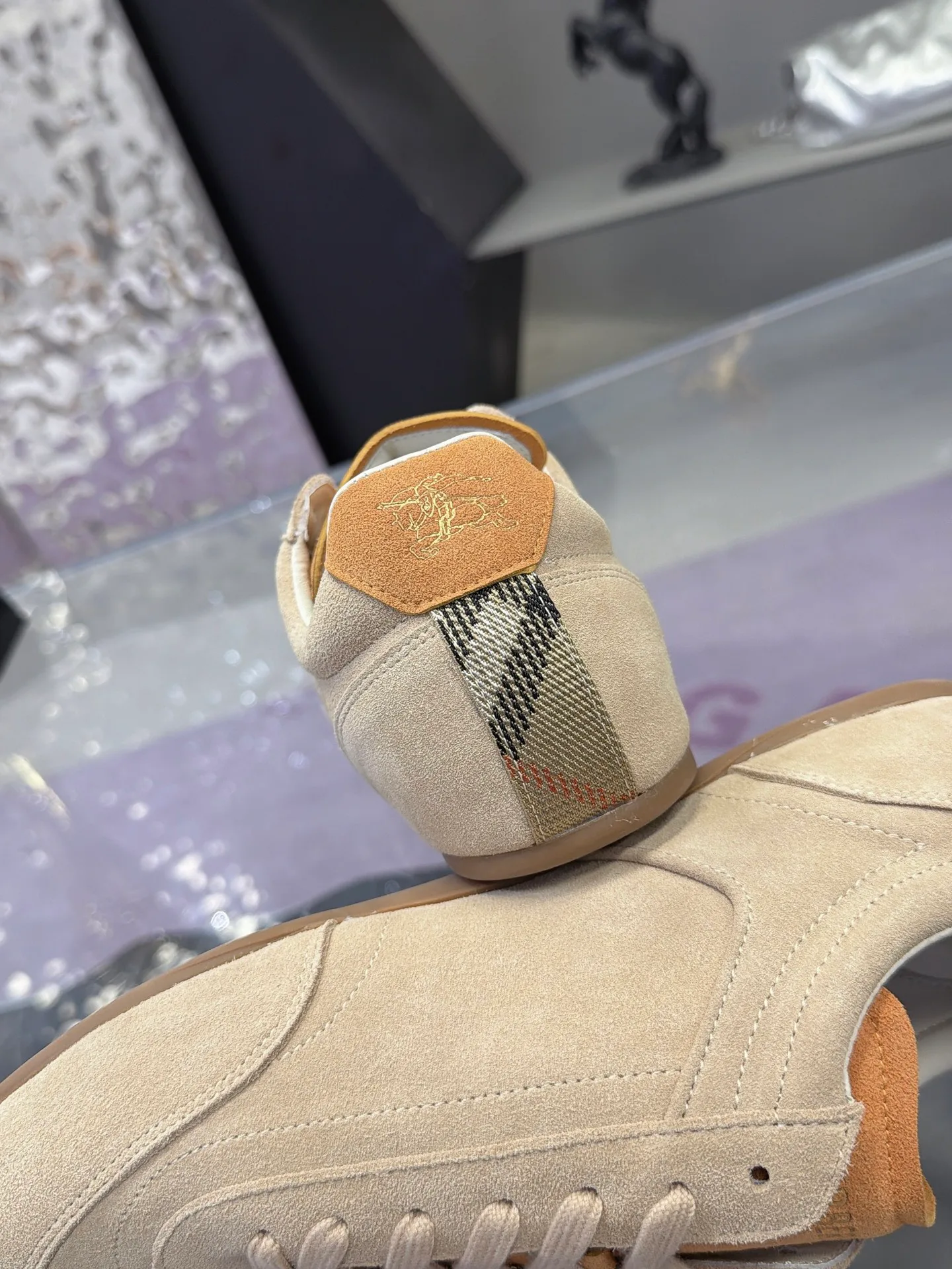 Women's Sneakers BURBERRY 18025573