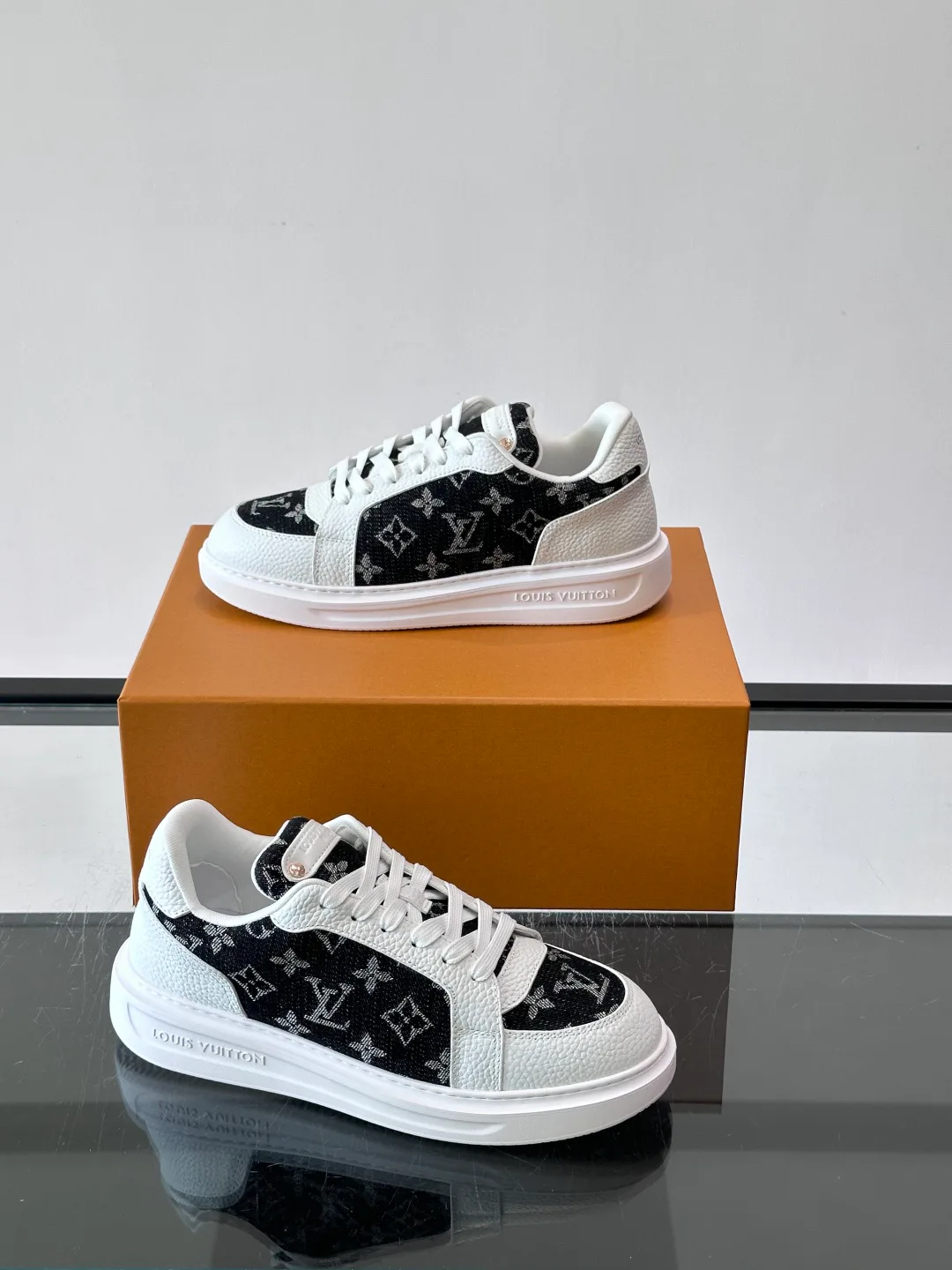 Men's Sneakers LOUIS VUITTON 17863573