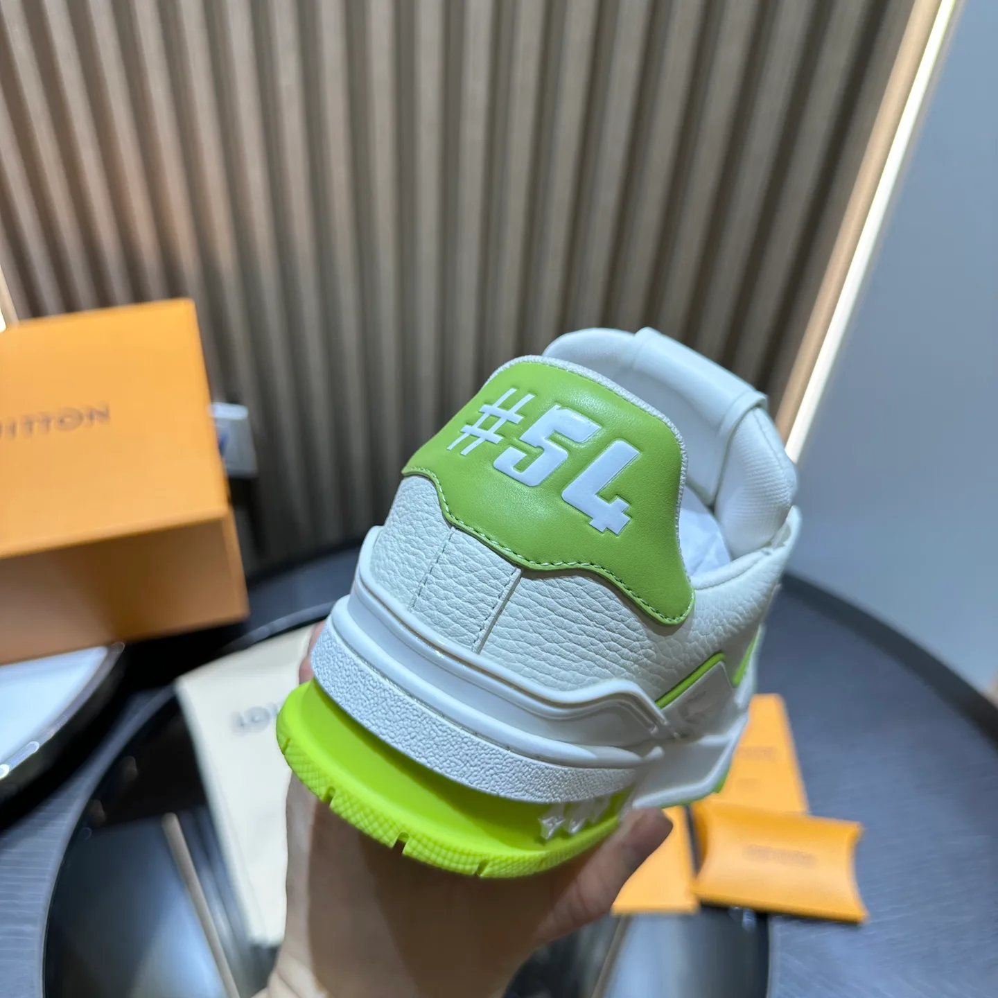 Men's Sneakers LOUIS VUITTON 18192472