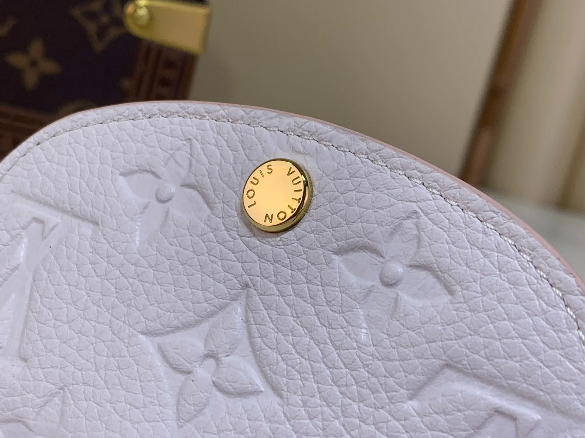 Women's Clutches LOUIS VUITTON 17499373