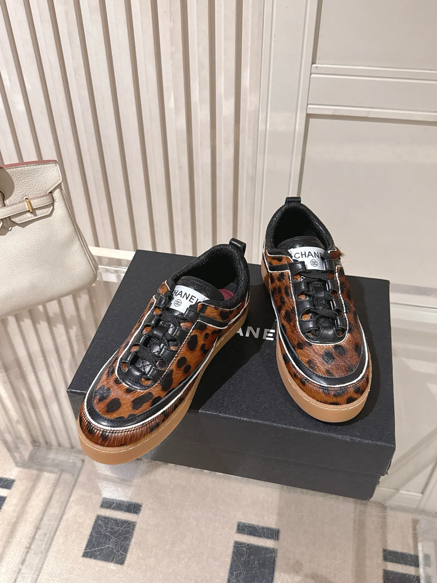 Women's Sneakers CHANEL 18146885