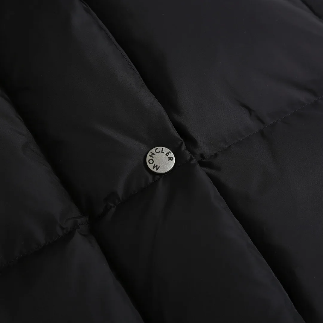 Women's Vests MONCLER 18347402