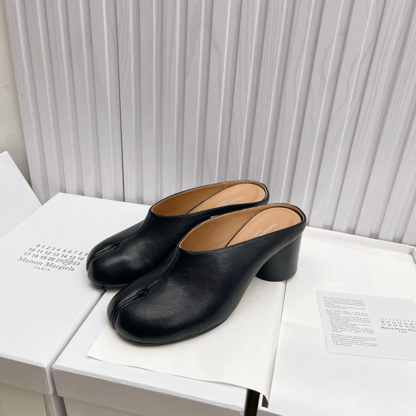 Women's Mules And Clogs MAISON MARGIELA 18104519