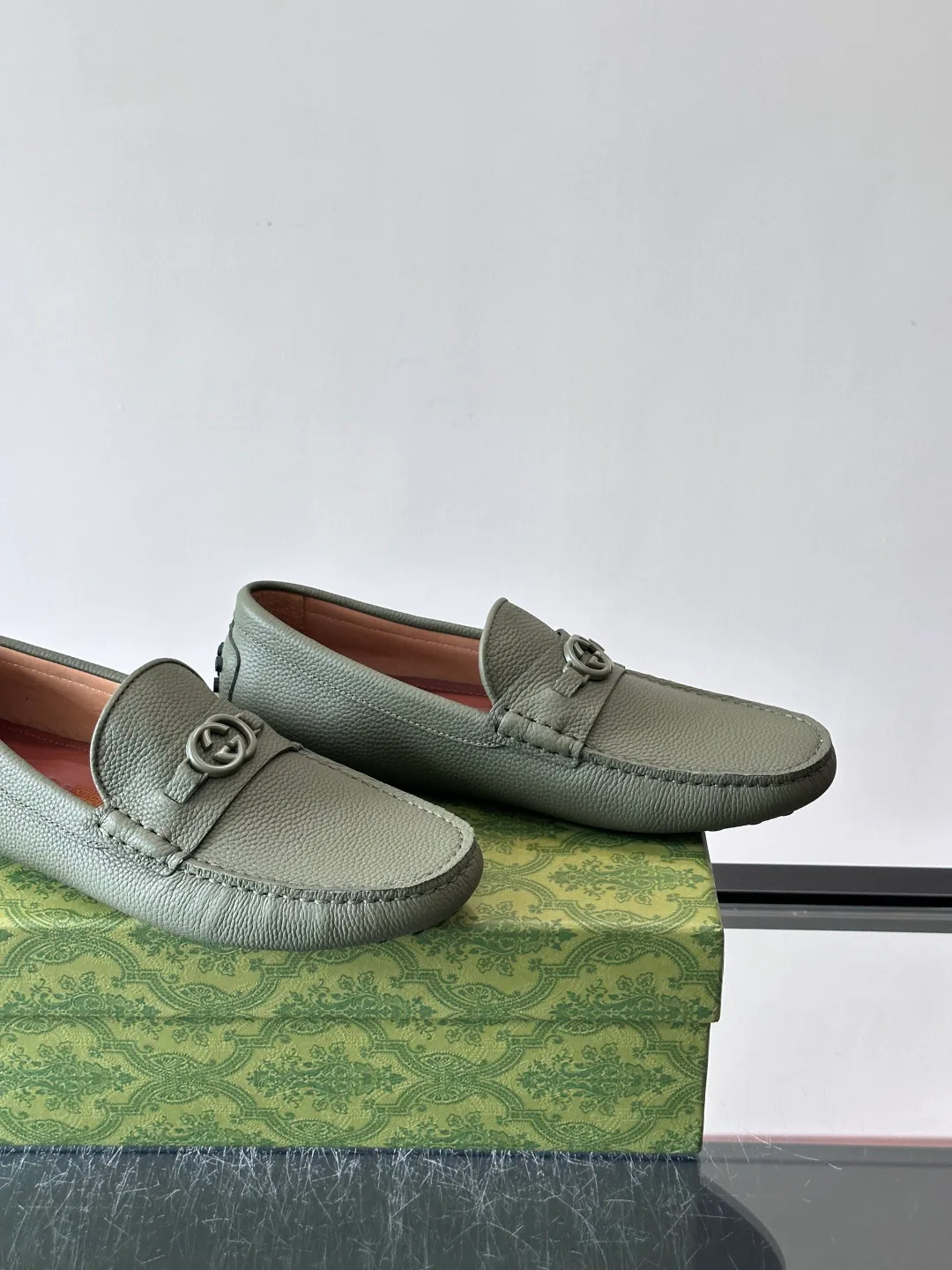 Men's Loafers And Dress Shoes GUCCI 17588557