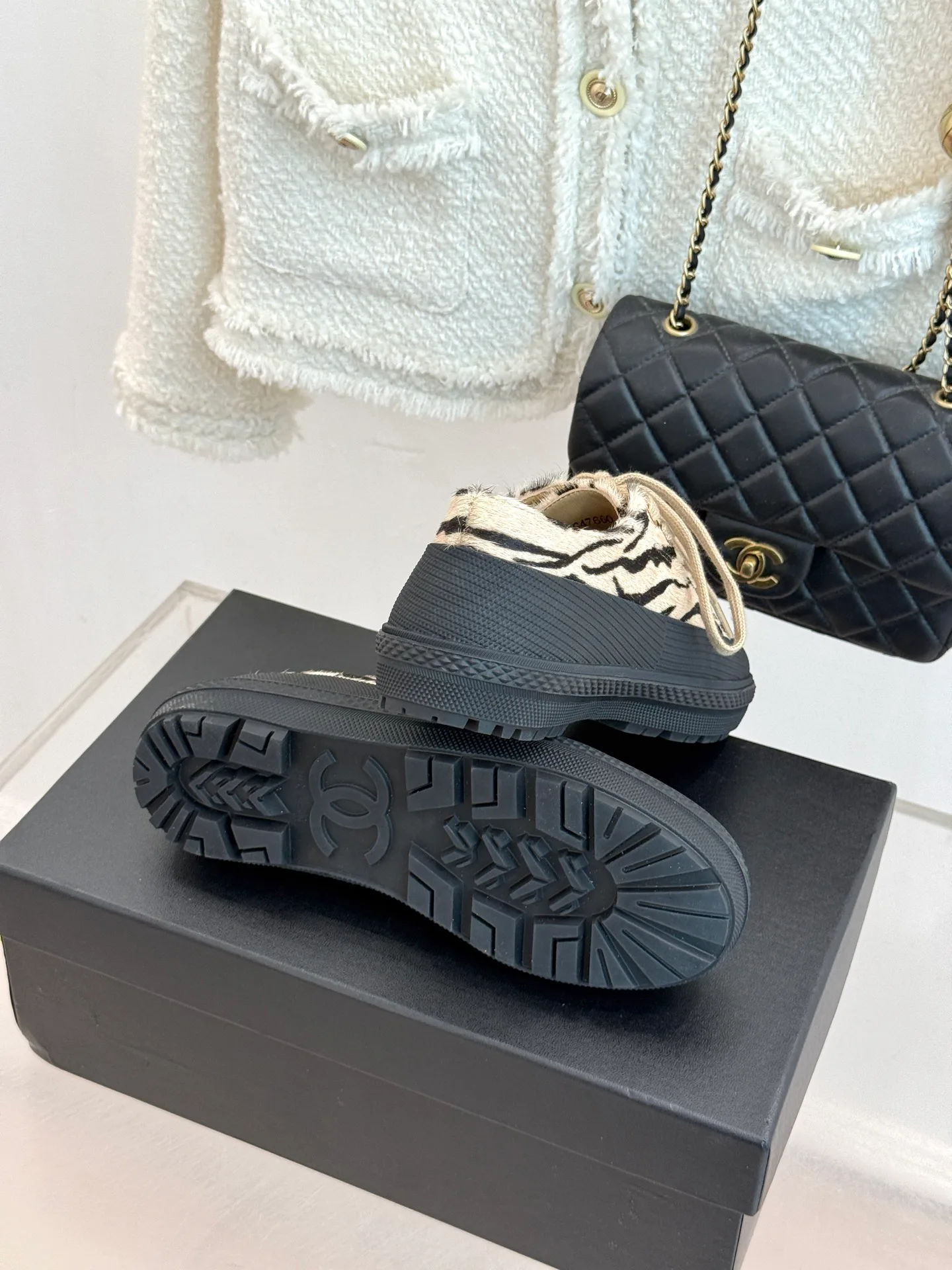 Women's Sneakers CHANEL 17864826