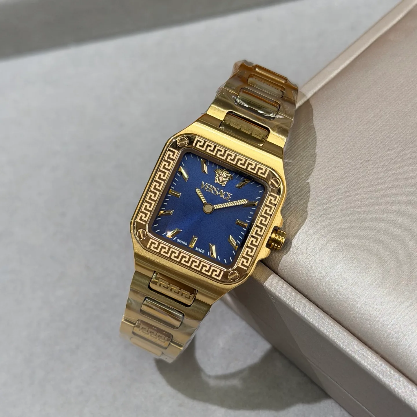 Women's Watches VERSACE 17813610