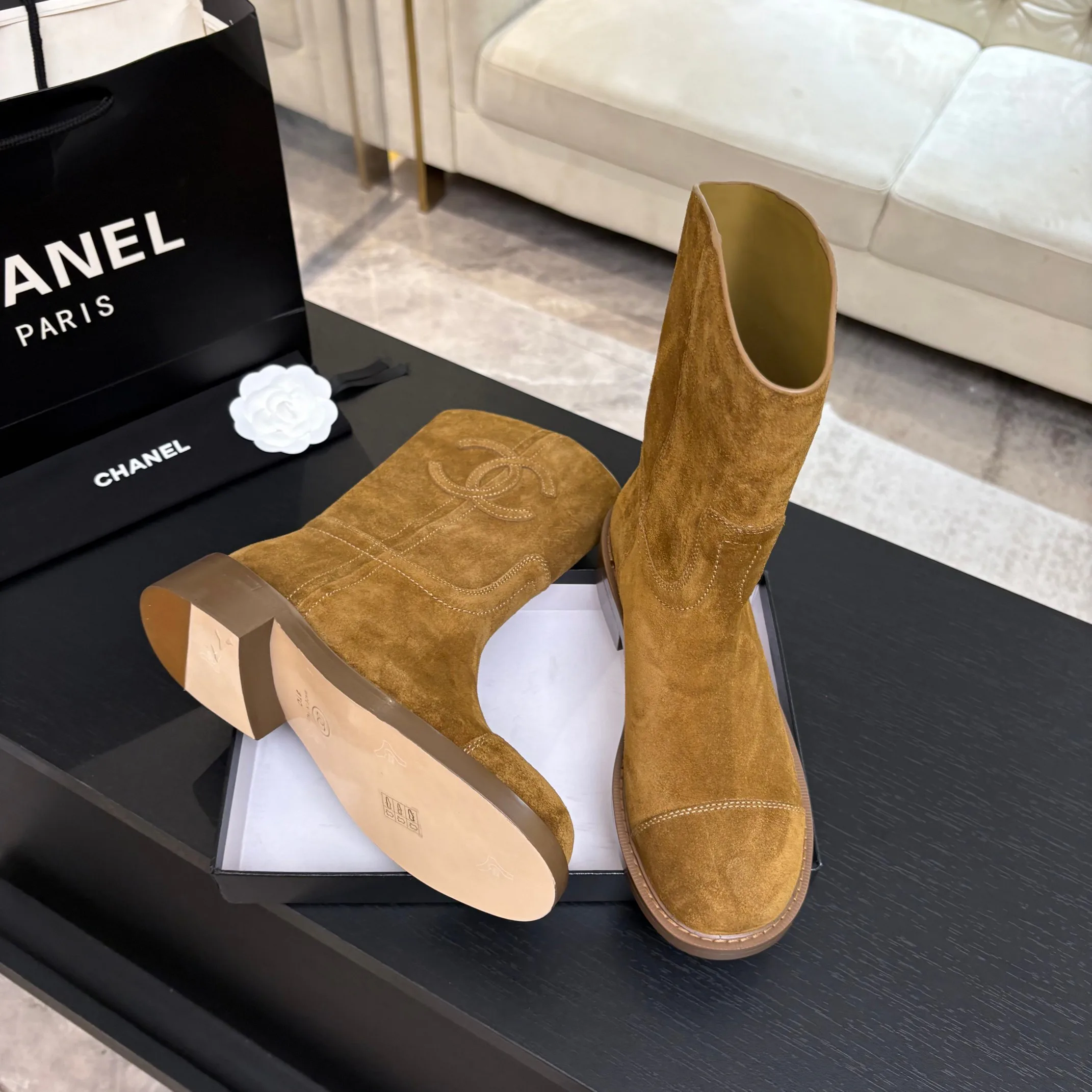 Women's Boots CHANEL 18062790