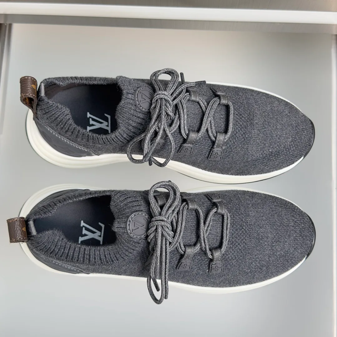 Women's Sneakers LOUIS VUITTON 17950528