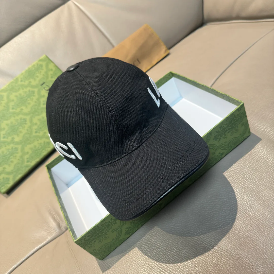 Hats GUCCI 17604842