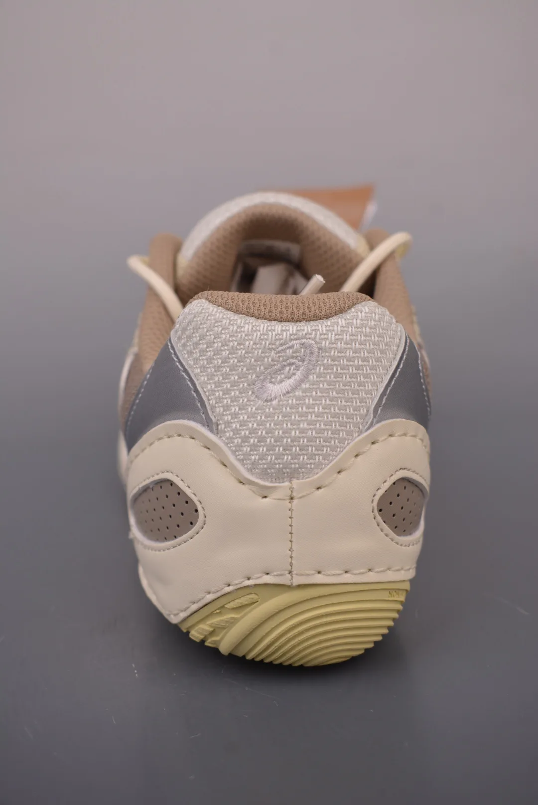 Women's Sneakers ASICS 17182618