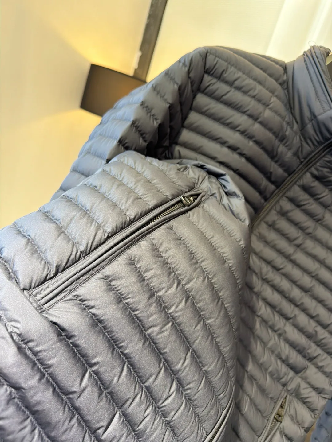 Women's Jackets And Down Jackets MONCLER 18470640