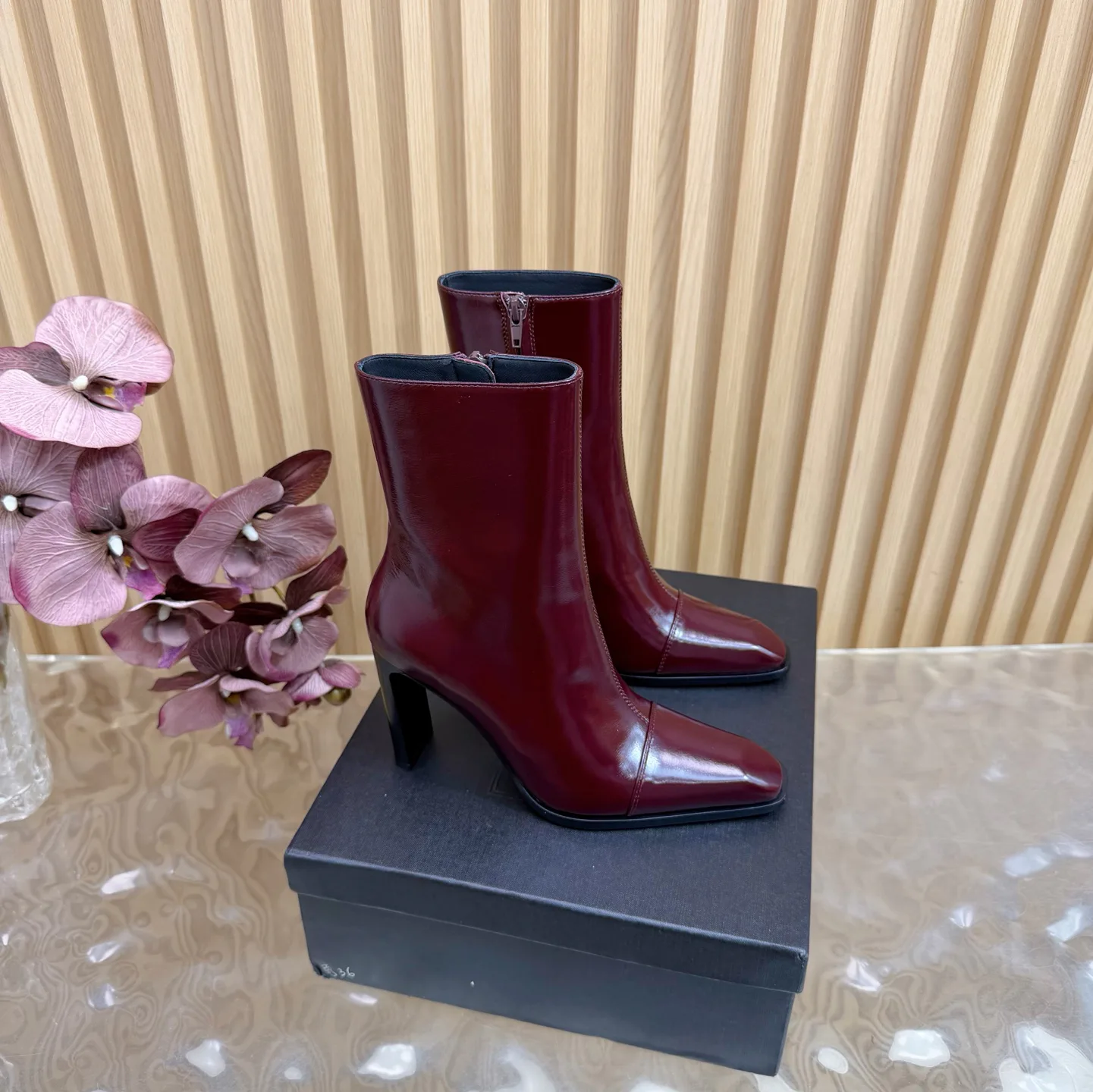 Women's Booties SAINT LAURENT 18421798