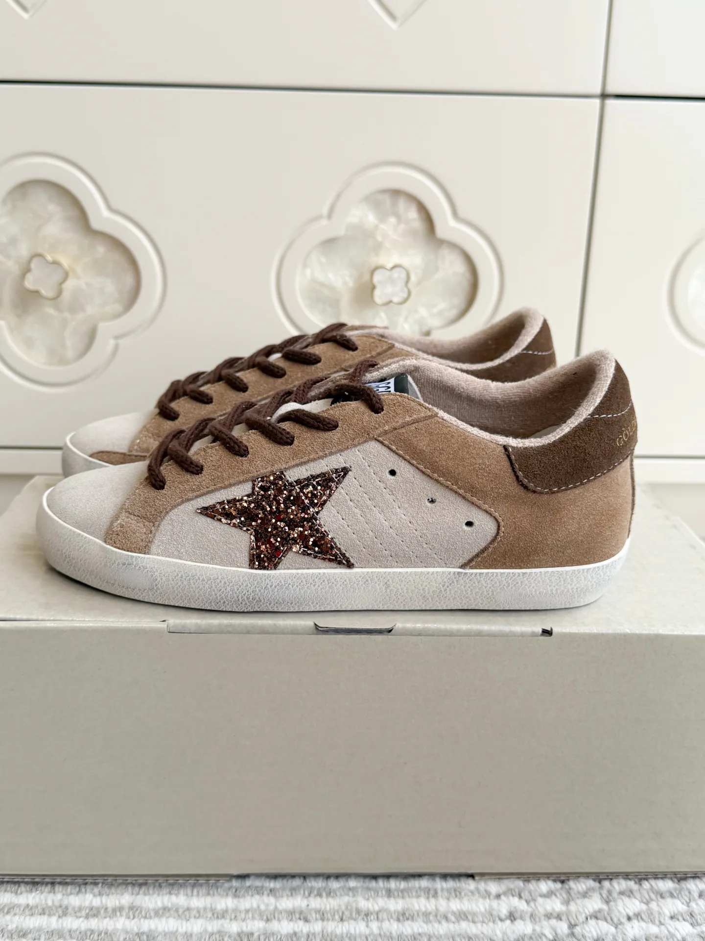 Women's Sneakers GOLDEN GOOSE 18360500