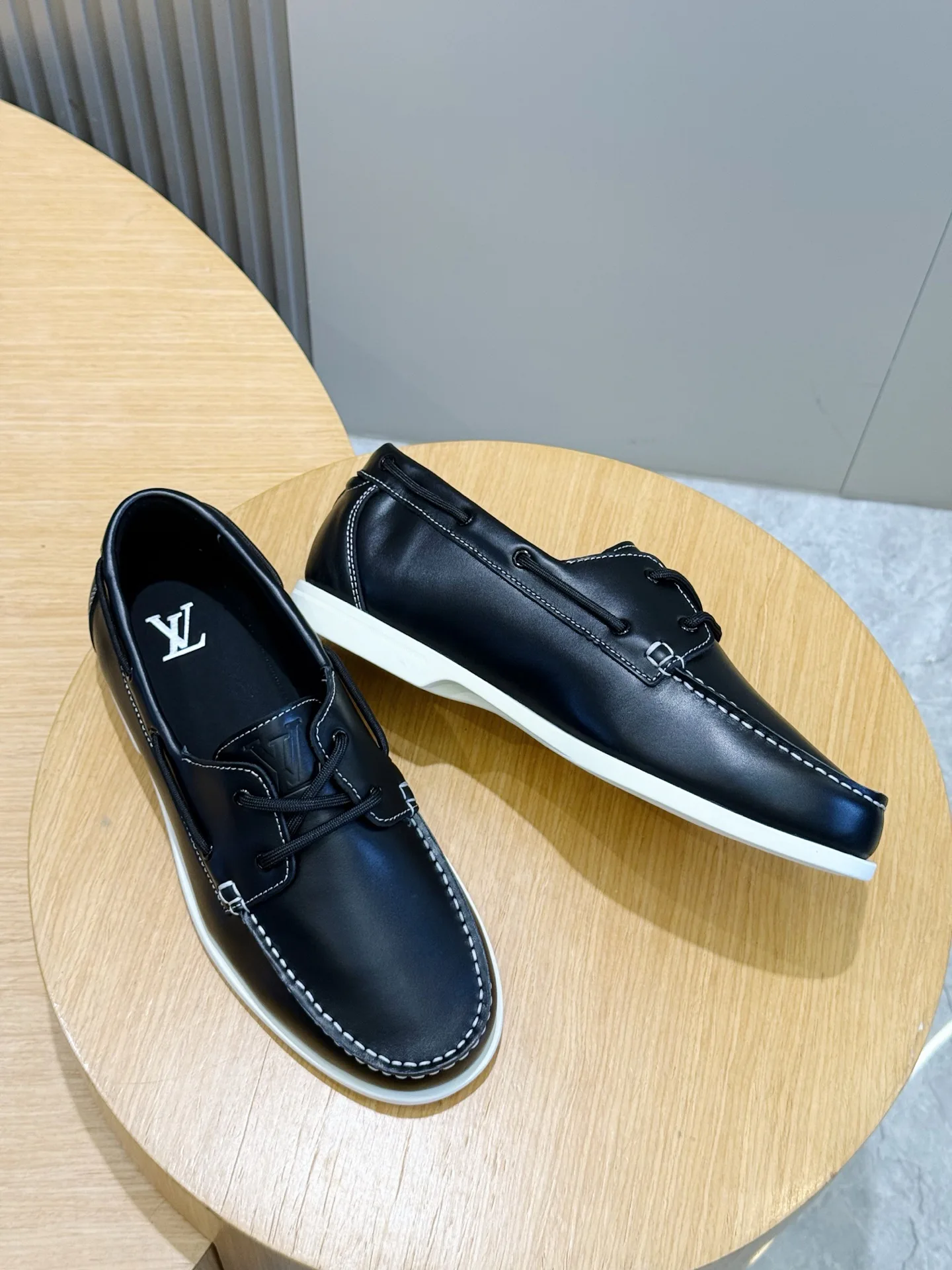 Men's Loafers And Dress Shoes LOUIS VUITTON 18100959