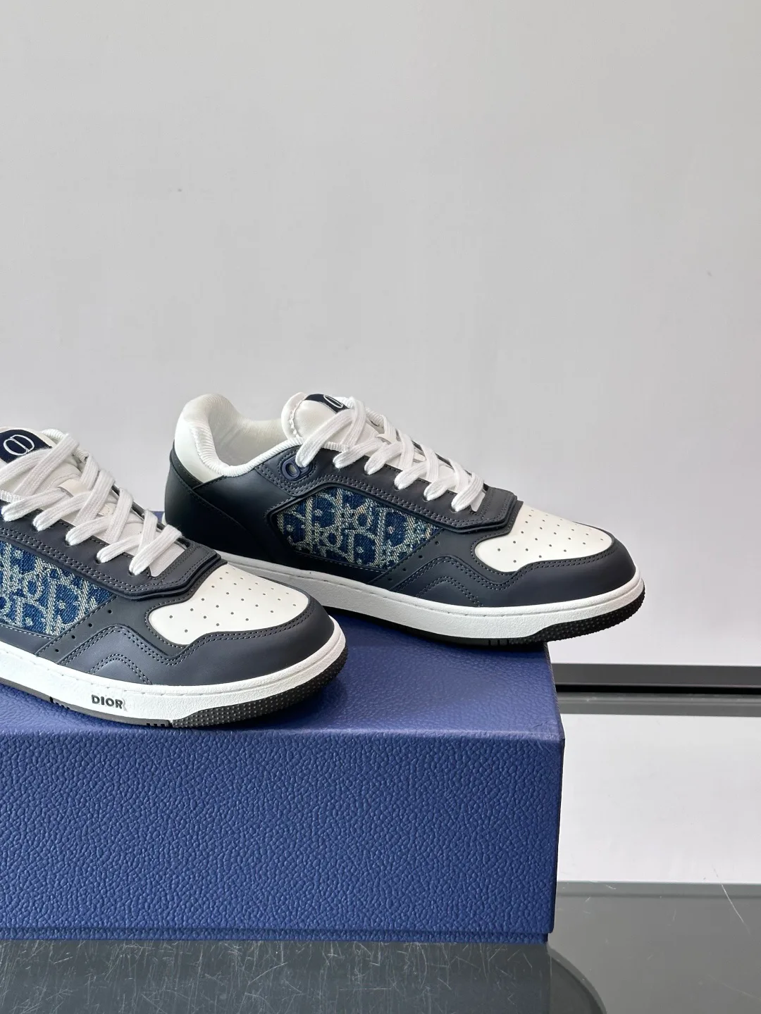 Women's Sneakers CHRISTIAN DIOR 18055072