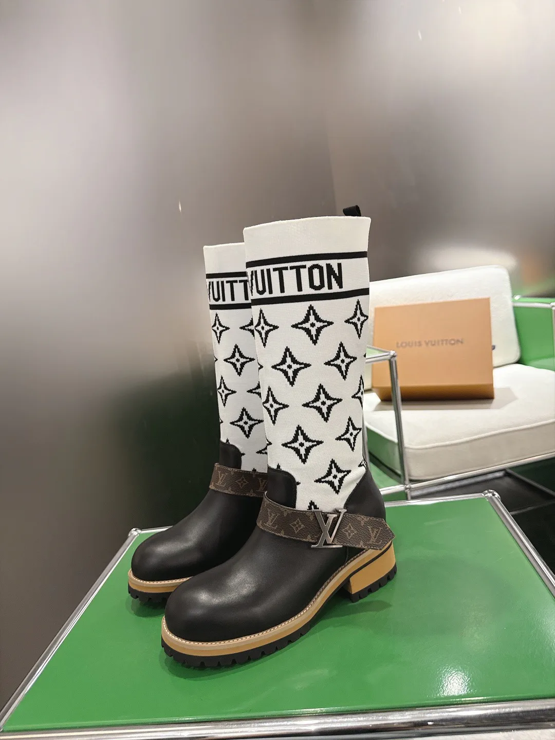 Women's Boots LOUIS VUITTON 18011665