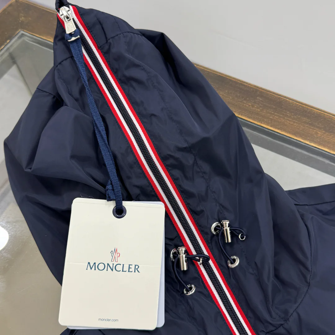 Women's Jackets And Down Jackets MONCLER 18002265