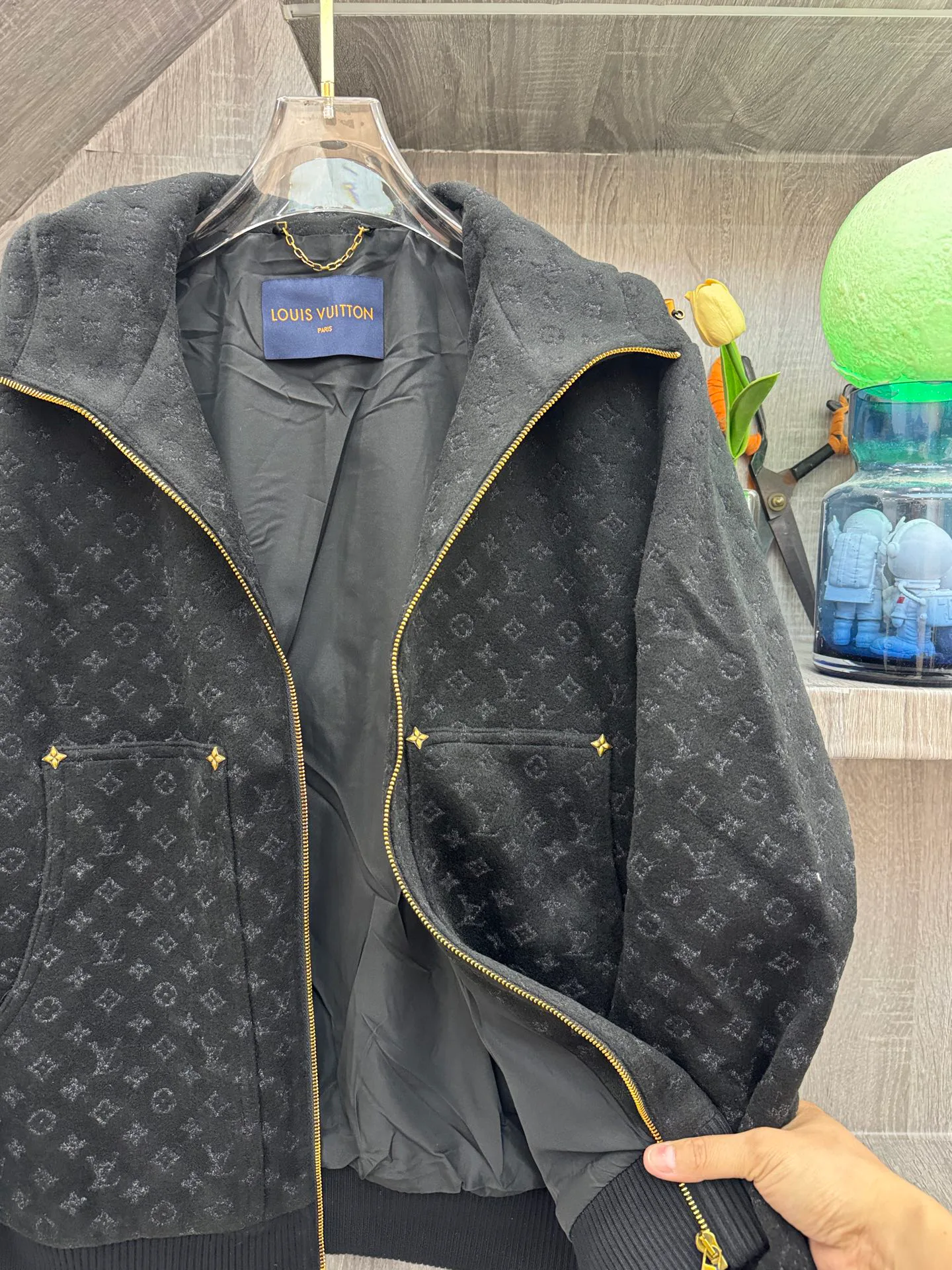 Men's Jackets And Down Jackets LOUIS VUITTON 18140194