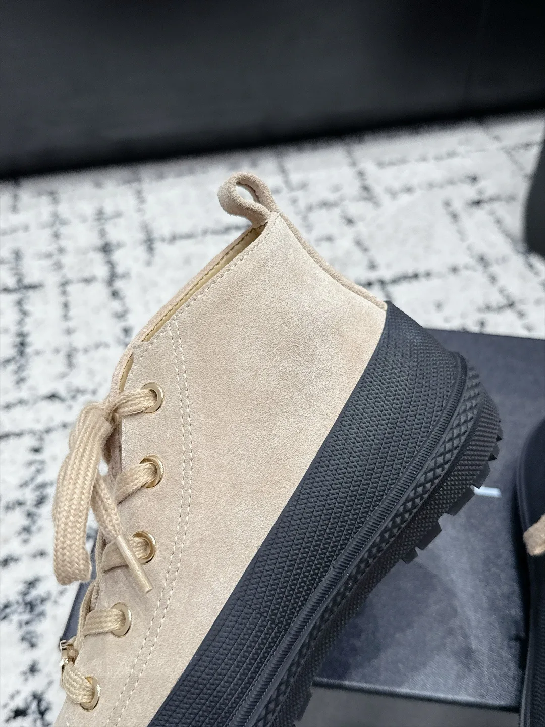 Women's Sneakers CHANEL 18505531