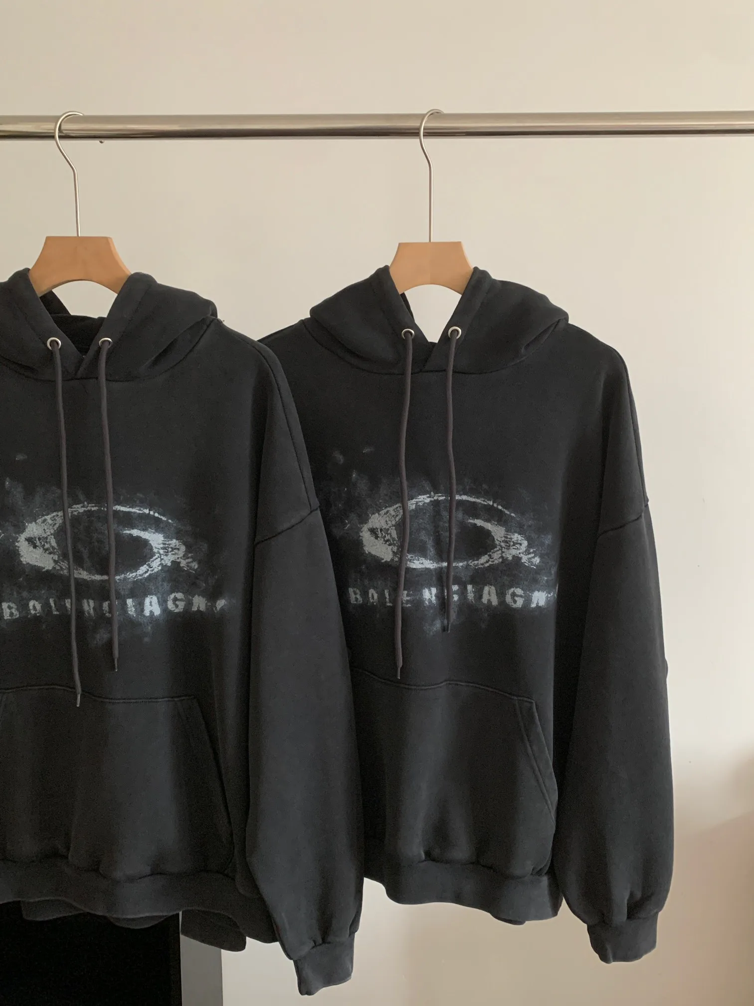 Women's Sweatshirts And Hoodies BALENCIAGA 18065022